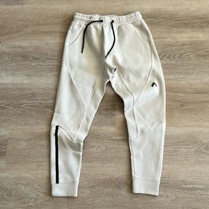 Alphalete ELEMENT Joggers - Medium